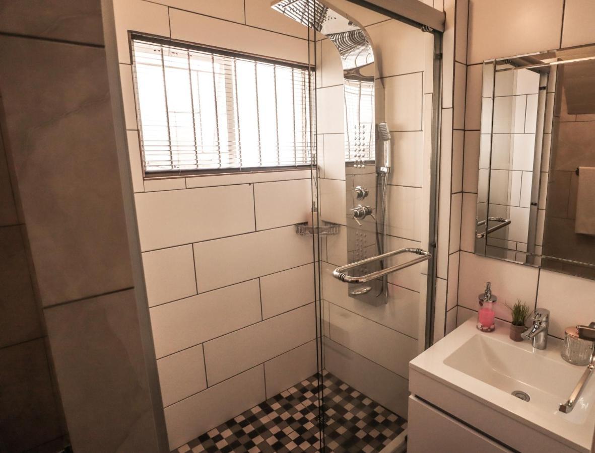 Menlyn Maine: The Exquisite Lunette Pretoria-Noord Eksteriør bilde
