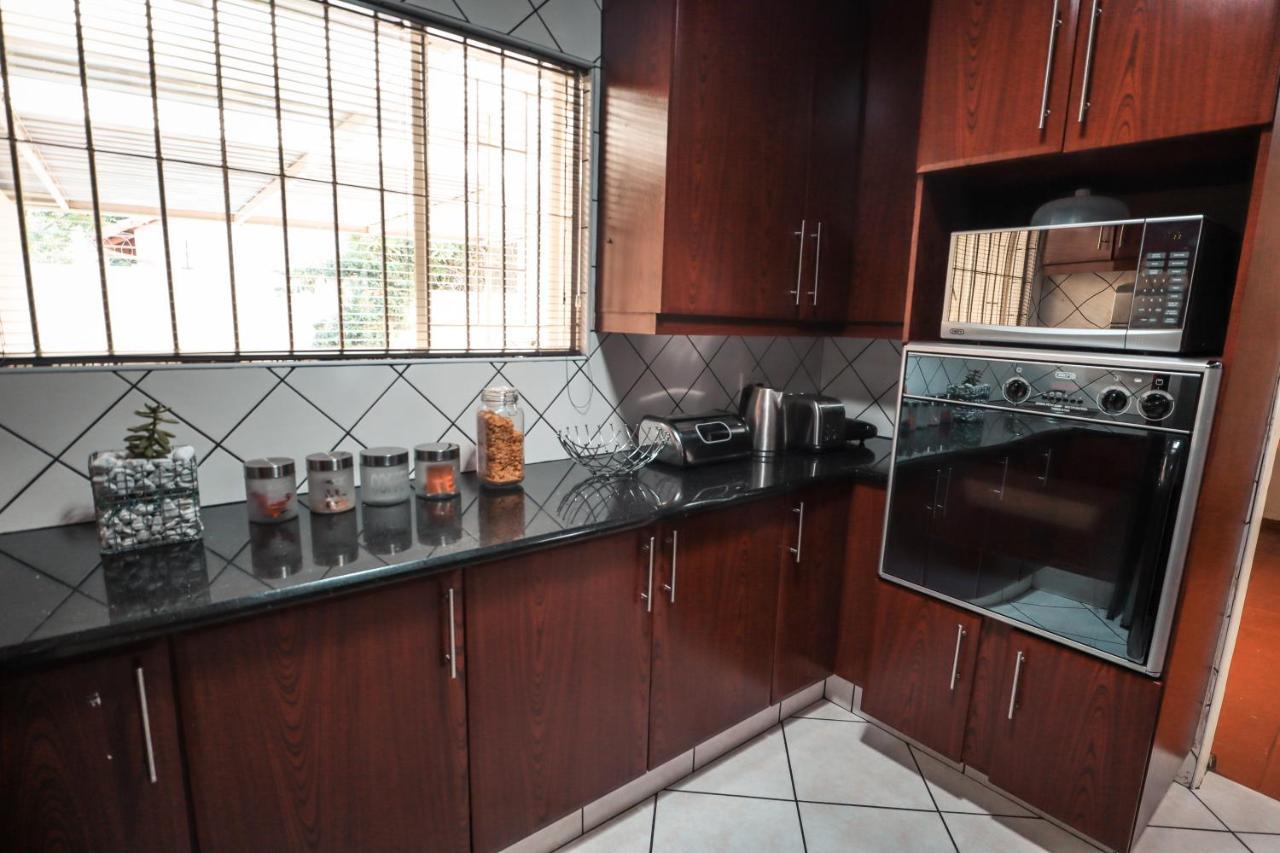 Menlyn Maine: The Exquisite Lunette Pretoria-Noord Eksteriør bilde